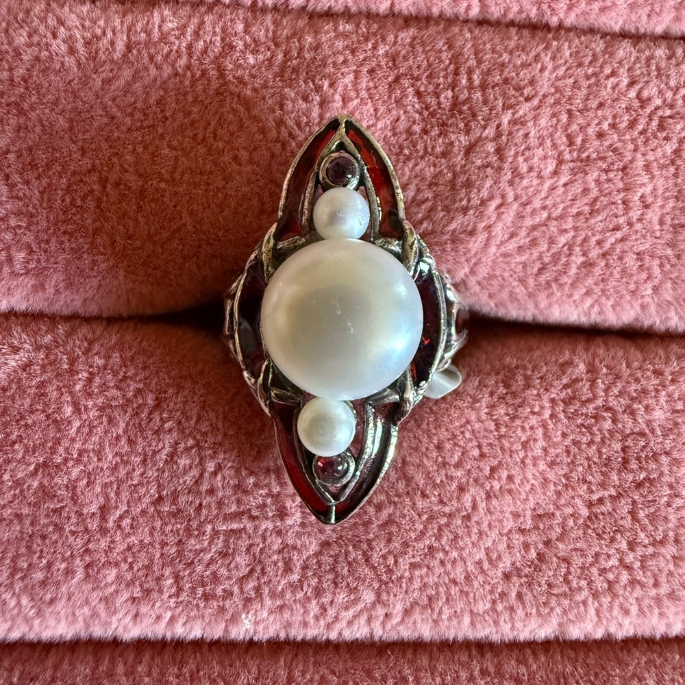 Enamel and pearl ring